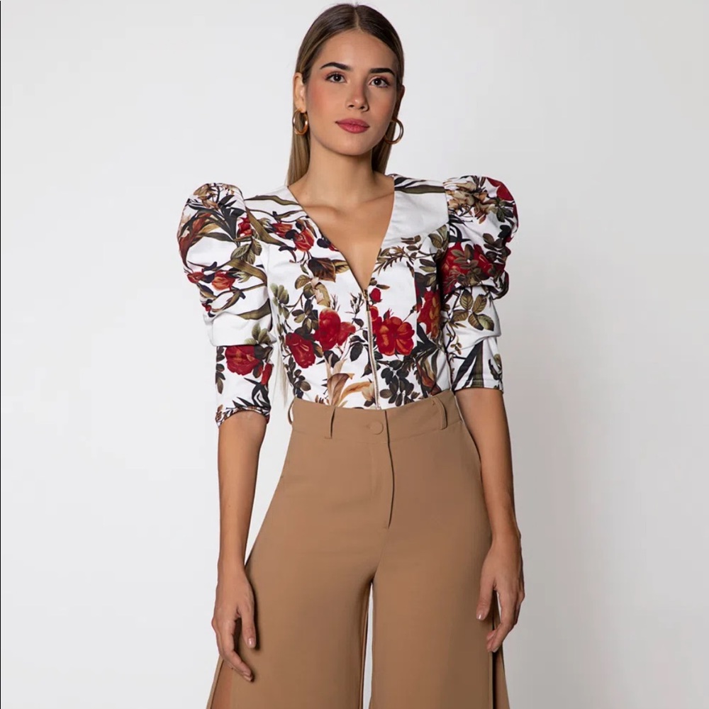 Floral Puff-Sleeve V-Neck Blouse - White with Red Floral